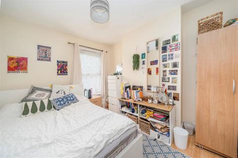 4 bedroom terraced house to rent, Farmdale Road, London SE10