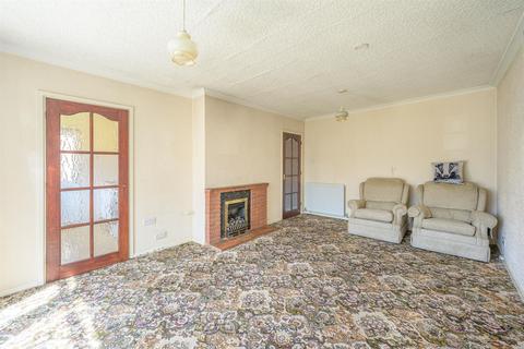 2 bedroom semi-detached bungalow for sale, Greencroft, Kingswinford, DY6 9PH