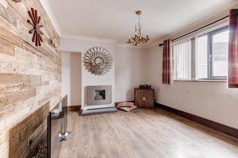 4 bedroom semi-detached house to rent, Hodge Hill Avenue, Stourbridge, West Midlands, DY9