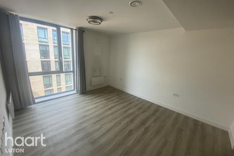 undefined, Kimpton Road, Luton