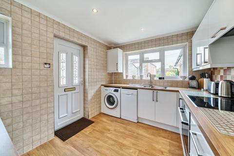 10 Cedar Grove, Bisley, Woking, GU24 9EF