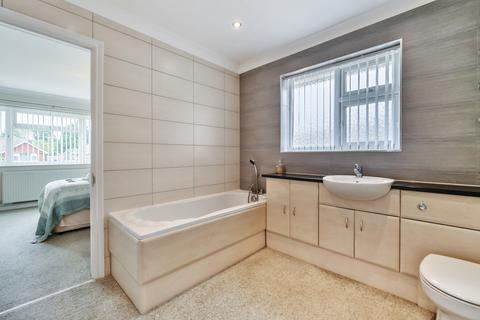 10 Cedar Grove, Bisley, Woking, GU24 9EF