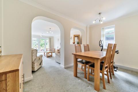 10 Cedar Grove, Bisley, Woking, GU24 9EF