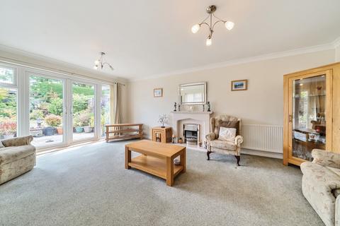 10 Cedar Grove, Bisley, Woking, GU24 9EF