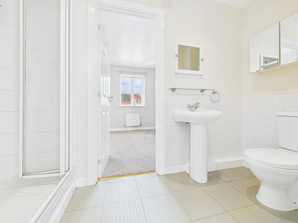Jack and Jill En-suite