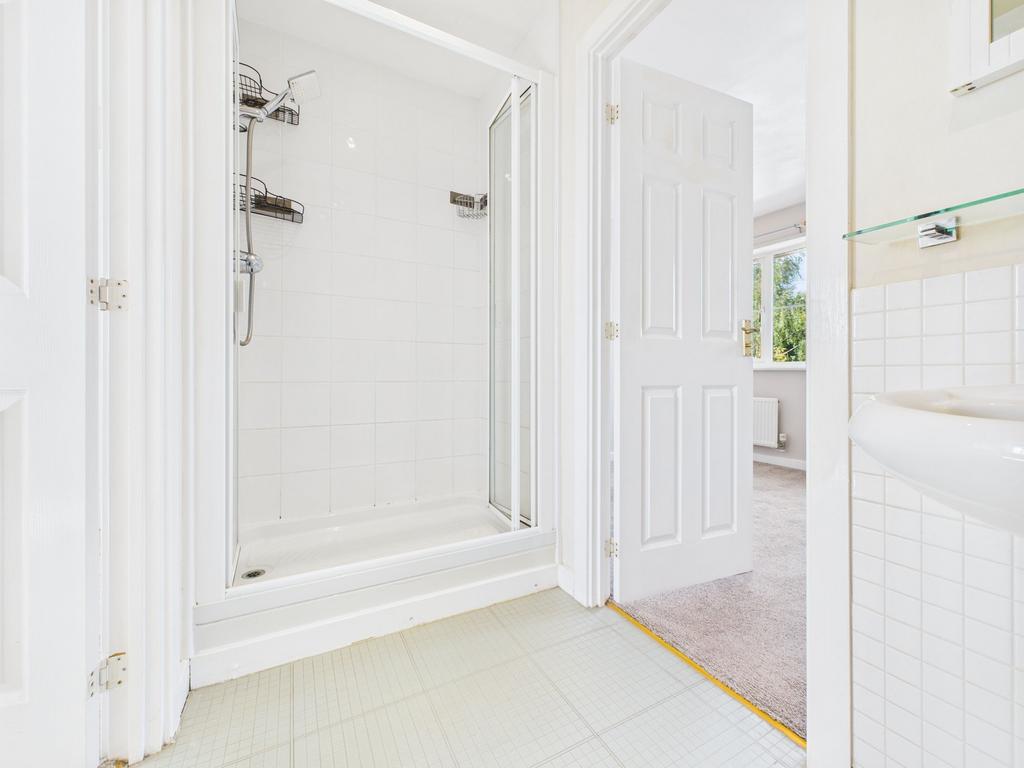 Jack and Jill En-suite