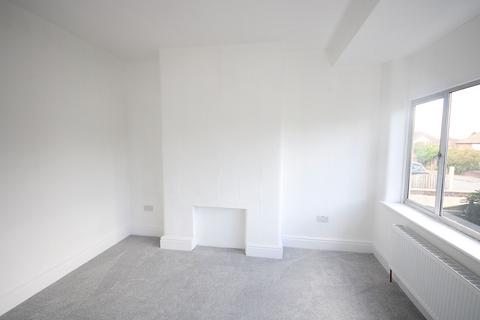 3 bedroom semi-detached house to rent, Bernard Avenue, Appleton, WA4