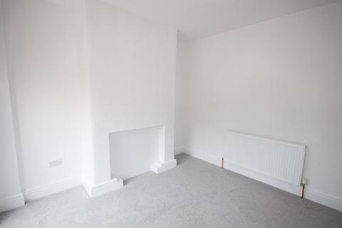 3 bedroom semi-detached house to rent, Bernard Avenue, Appleton, WA4