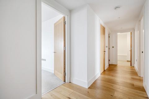 2 bedroom flat for sale, Maritime Walk, Ocean Village, Southampton, Hampshire, SO14