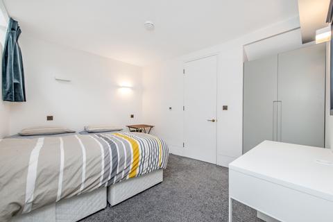 2 bedroom flat to rent, Roger Street, Clerkenwell, London, WC1N