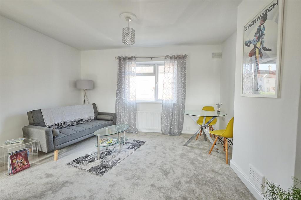 Living/dining room