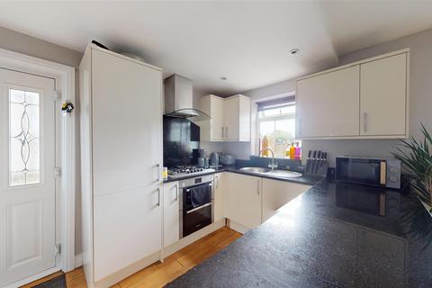 3 bedroom semi-detached house for sale, Newlands View, Northowram, Halifax