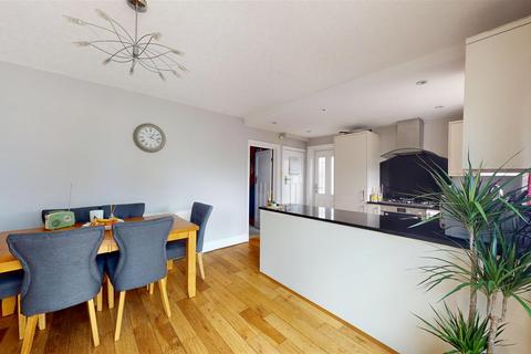 3 bedroom semi-detached house for sale, Newlands View, Northowram, Halifax