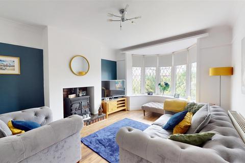 3 bedroom semi-detached house for sale, Newlands View, Northowram, Halifax