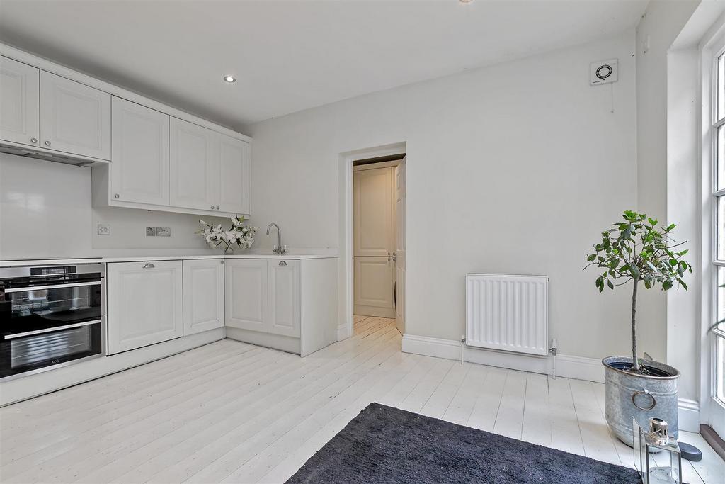 75 Catherine Street-9.jpg