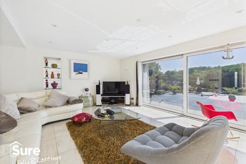 5 bedroom semi-detached house to rent, Kingsland Road, Hemel Hempstead, Hertfordshire, HP1 1QB