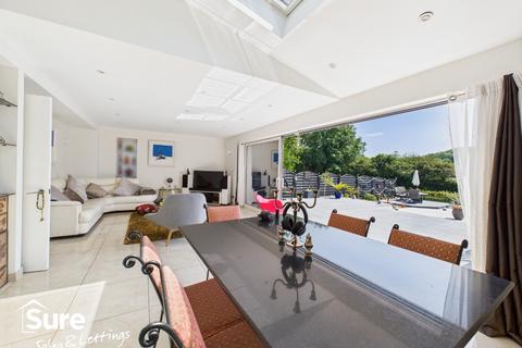5 bedroom semi-detached house to rent, Kingsland Road, Hemel Hempstead, Hertfordshire, HP1 1QB