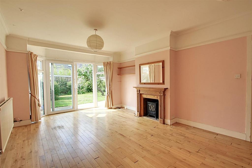 Reception Room 1.JPG