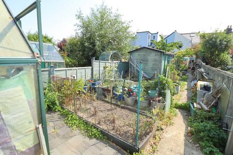 2 bedroom terraced house for sale, Havant Road, Hayling Island