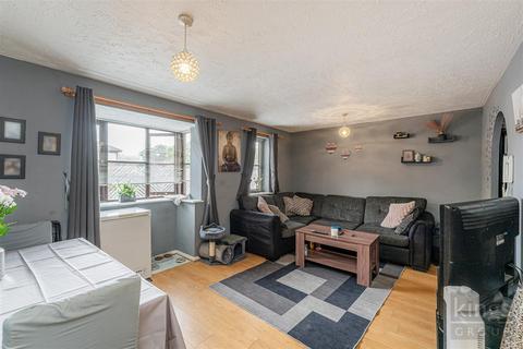 2 bedroom flat for sale, Creighton Road, London