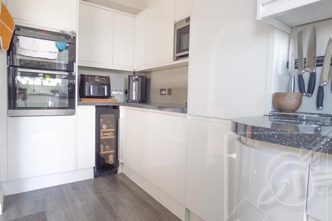 9 Plane Avenue, Northfleet, Gravesend, DA11 9QB