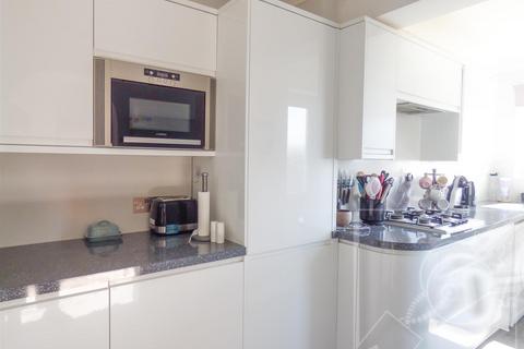 9 Plane Avenue, Northfleet, Gravesend, DA11 9QB