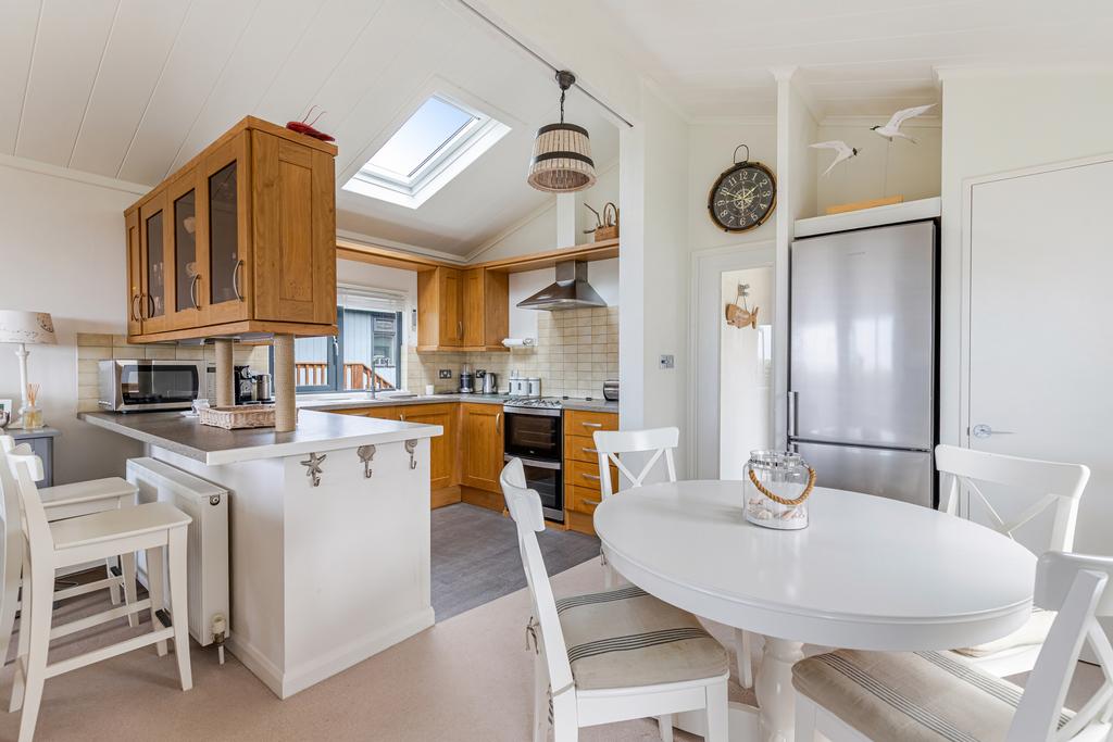 Kitchen/Dining Area