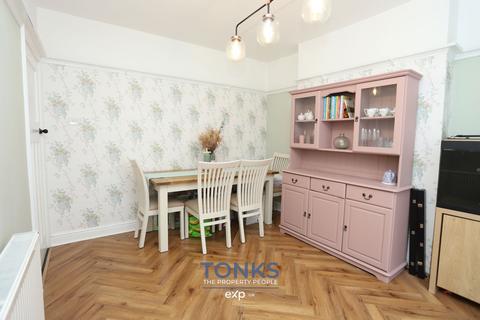 3 bedroom semi-detached house for sale, Hagley Road, Halesowen B63
