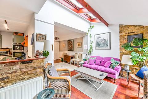 2 bedroom flat to rent, Fentiman Road, Vauxhall, London, SW8