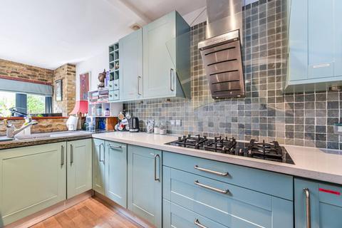 2 bedroom flat to rent, Fentiman Road, Vauxhall, London, SW8