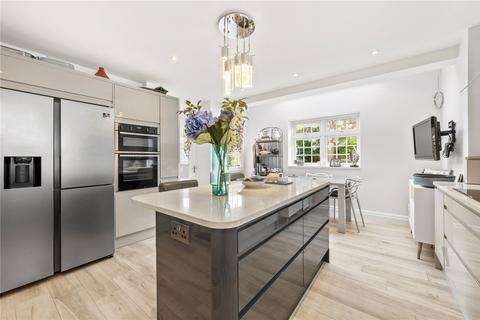 undefined, Cotswold Close