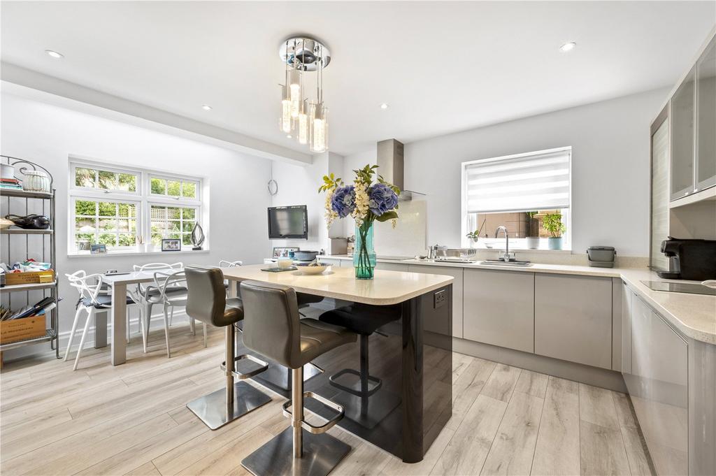Kitchen/Breakfast Rm