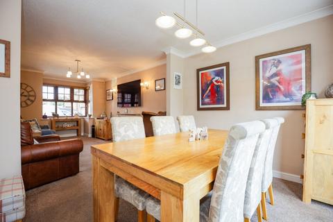 4 bedroom detached house for sale, The Laurels, Warwickshire CV12