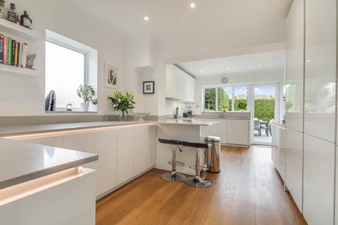 123 Burlescoombe Road, Southend-on-sea, SS1 3PT