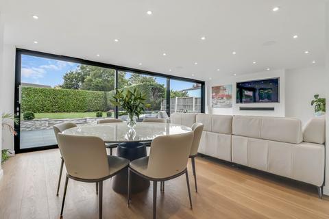 123 Burlescoombe Road, Southend-on-sea, SS1 3PT