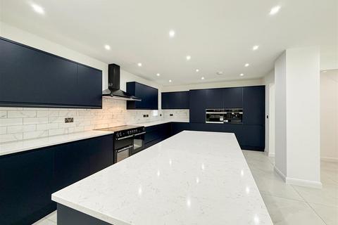 101 Maldon Road, Burnham-on-crouch, CM0 8DD