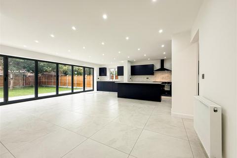 101 Maldon Road, Burnham-on-crouch, CM0 8DD