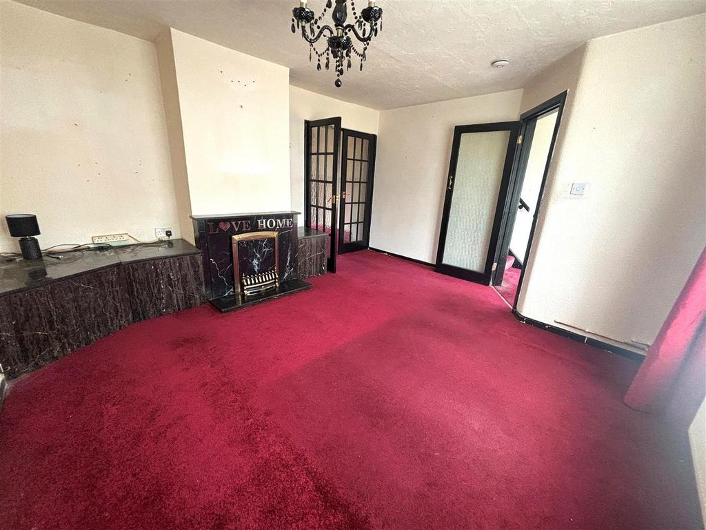 Living room 5.jpg