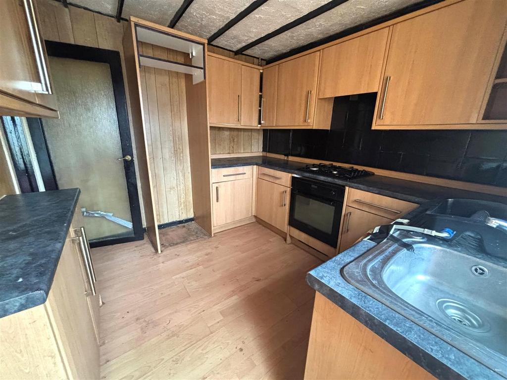 Kitchen 3.jpg