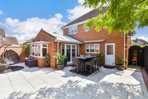 4 bedroom detached house for sale, Halfpenny Close, Maidstone ME16