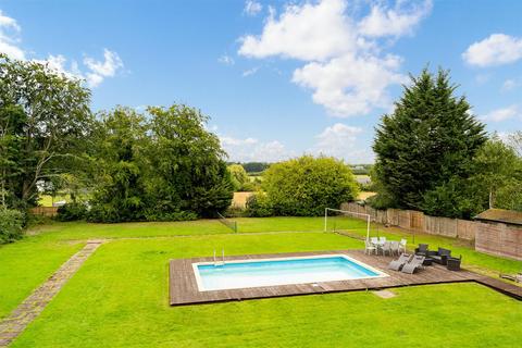 undefined, Hale Road, Hale Barns