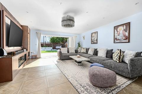154 Hithermoor Road, Staines-upon-thames, TW19 6BB