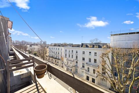 1 bedroom apartment for sale, Randolph Avenue, Little Venice, W9