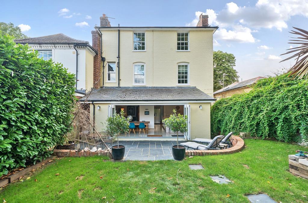 1329704 3 6889271...