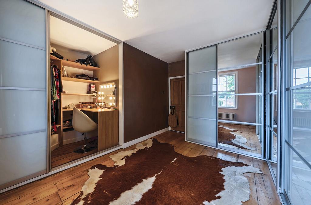 1329704 12 688927...