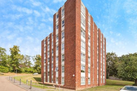 2 bedroom flat for sale, Ross Road, London SE25