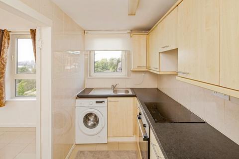 2 bedroom flat for sale, Ross Road, London SE25