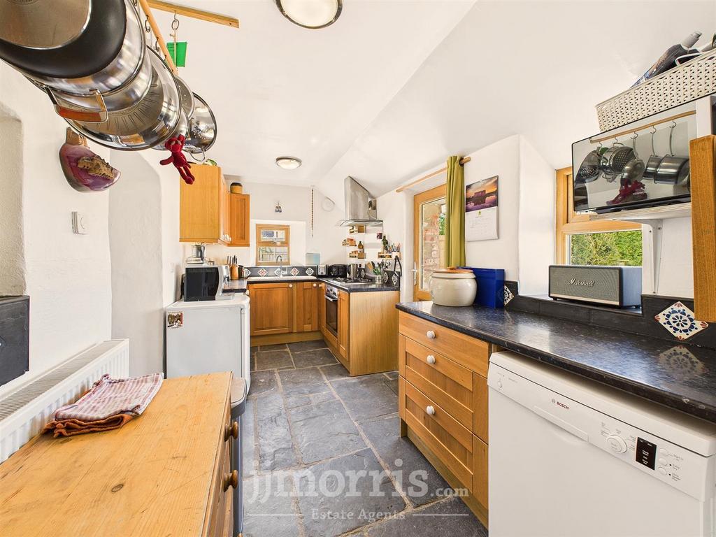 CAM05297 G0-PR0079-STILL015.jpg