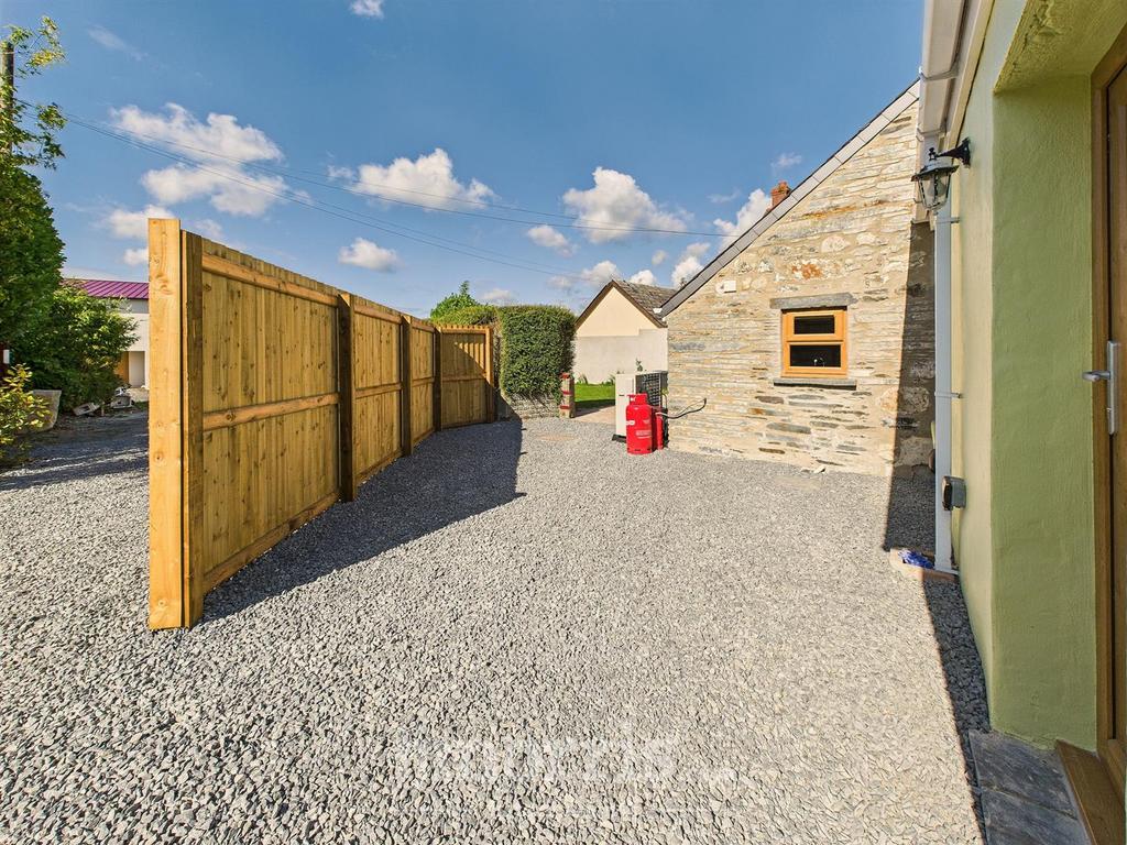 CAM05297 G0-PR0079-STILL022.jpg