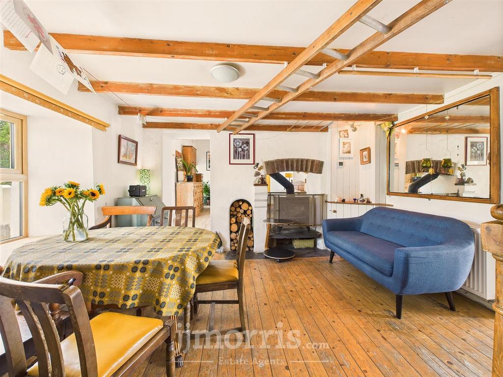 CAM05297 G0-PR0079-STILL005.jpg